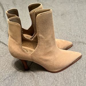 Vince Camuto dress booties size 7 worn once
